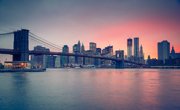 BUS-QUER-USA Brooklyn bridge at dusk  New York City 120154516