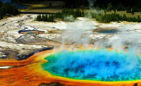 BUS-RM-FRON Grand Prismatic Pool at Yellowstone National Park Colors 595869314 1