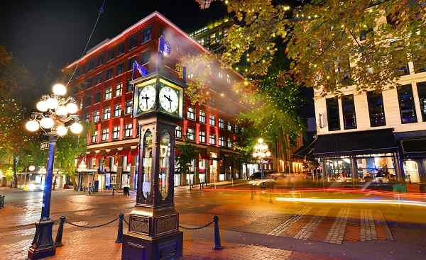 BUS-WAN-L-L Night view of Historic Steam Clock in Gastown Vancouver British Columbia  Canada shutterstock 732331948