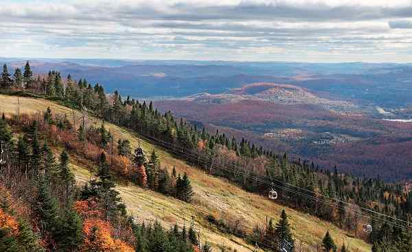 EAST-SPIRIT Kanada Fall Season on top of Mont-Tremblant