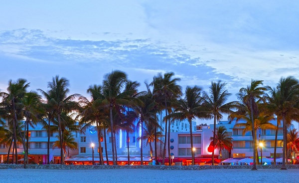 MIAMI-DOLPHINS Florida Miami ArtDeco abends 173140721