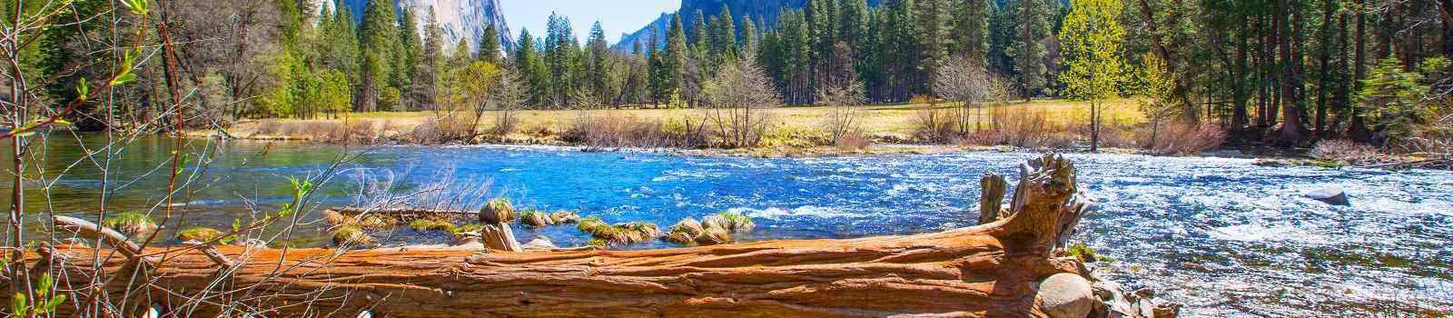 PANORAMA-SUD-WEST 1 Yosemite River el Capitan and Half Dome 163476170