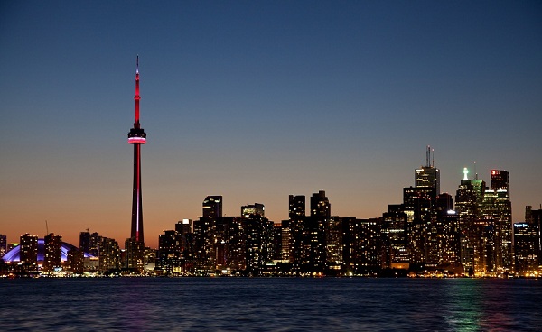 TORONTO-EXP_Kanada_Toronto bei Nacht.jpg