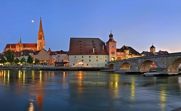 don-reg-pas Regensburg Panorama mit Donau