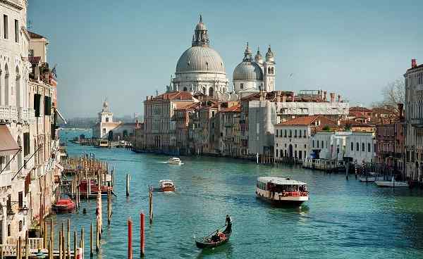 muc-ven-11T Grand Canal und Basilica Santa Maria della Salute Venedig