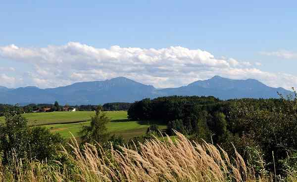 salz-alpen-m-gepaeck Chiemgau Alpenpanorama