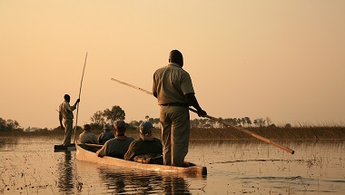 Botswana_mokoro_im_Okavango_Delta_96971864.jpg